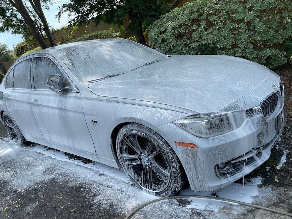 Hugo's Pro Mobile Detailing featured