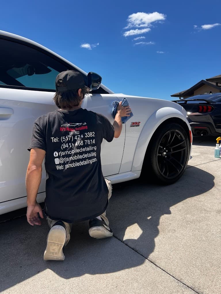 RJ's Mobile Detailing LLC featured