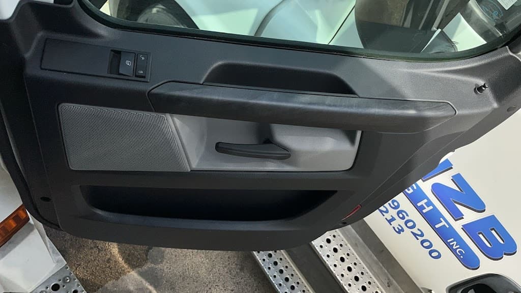 Nora's Mobile Detailing LLC featured