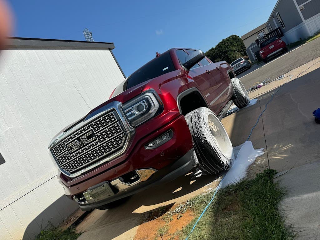 Suds 'n Scrubs Detailing featured