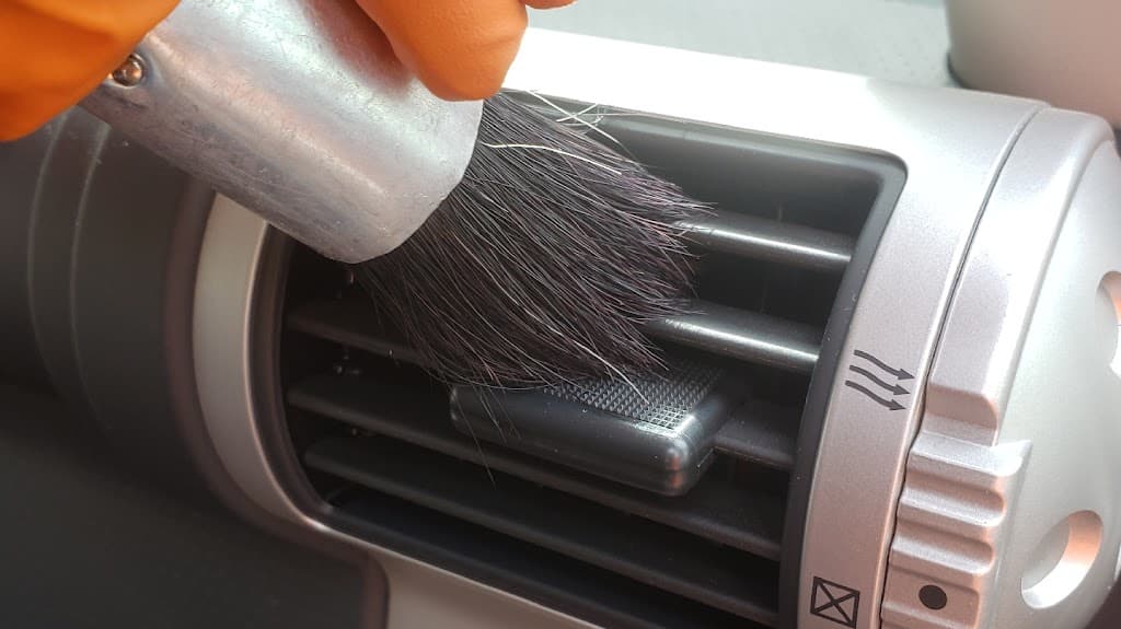 Lor Lo's Car Care LLC featured