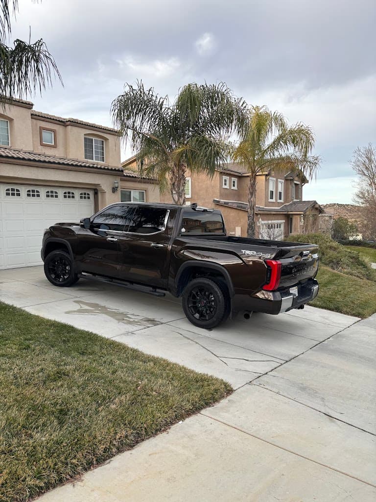 High Quality Mobile Car Detailing featured