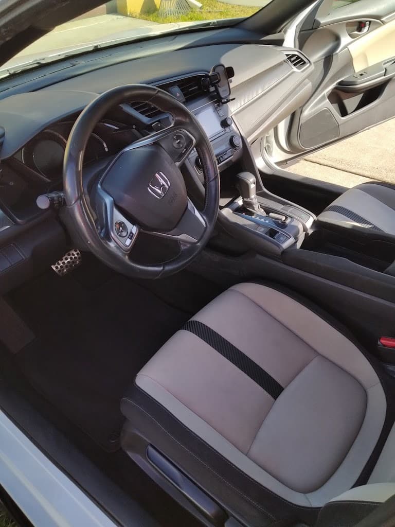 A Touch Of Glass Mobile Detailing featured
