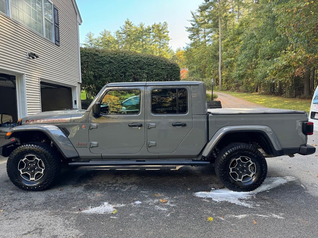 Hernandez Mobile Auto Detailing LLC featured