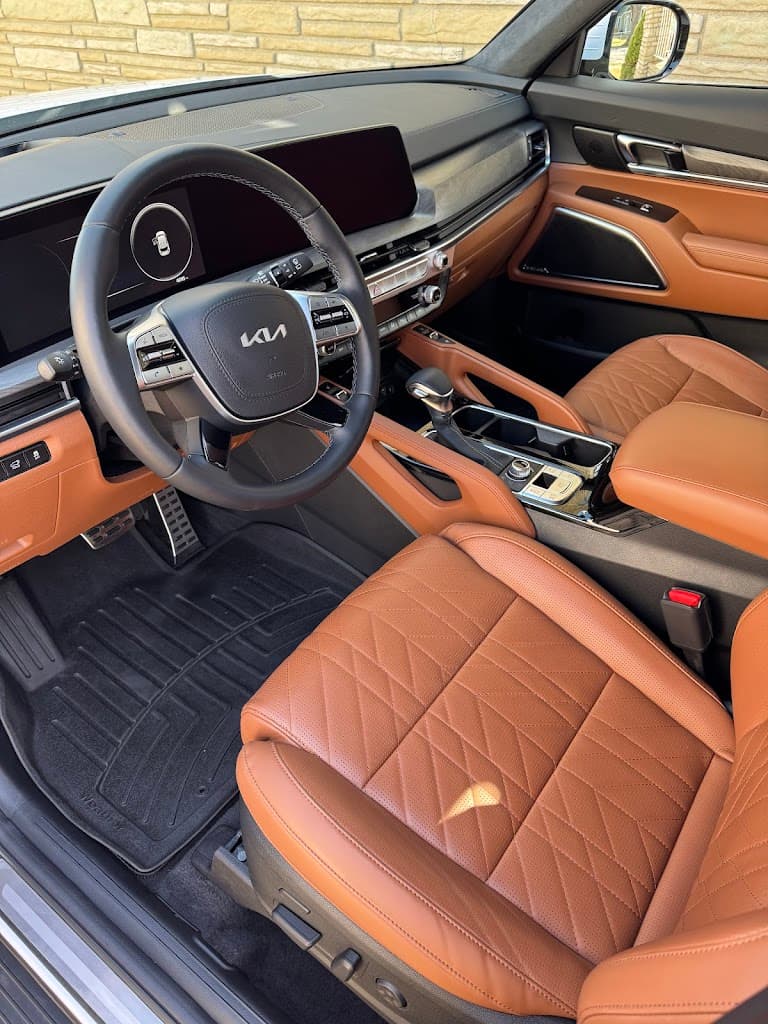 In and Out Detailing LLC featured