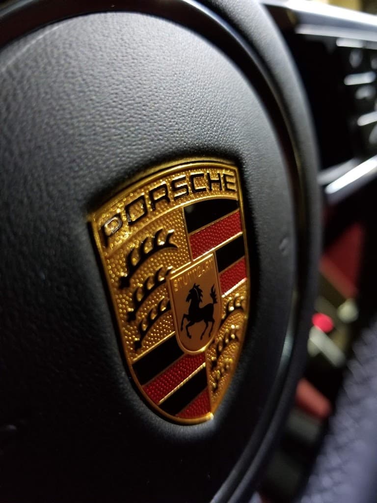 Deluxe Auto Detailing featured