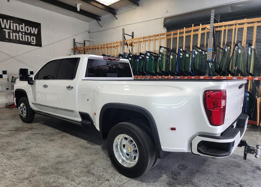 HP Auto Glass & Tinting featured