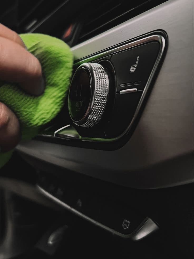 Arana's Auto Detailing featured