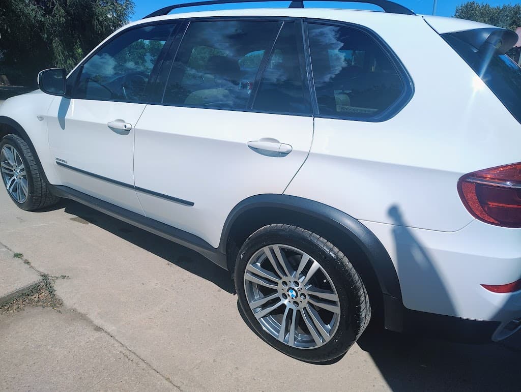 Premier Touch Detailing featured