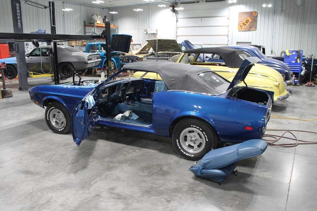 StraightLines Custom Restorations, Inc. featured