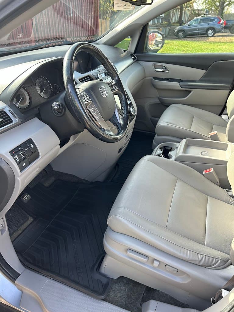 Rhino Rinse Auto Detailing featured