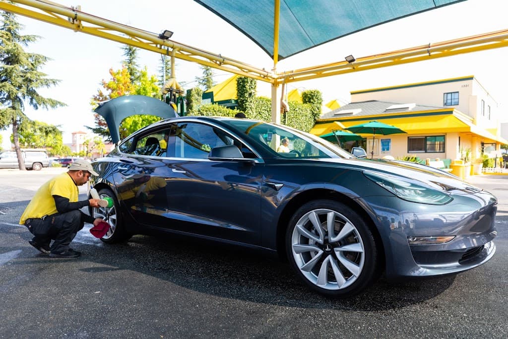 Ducky's Car Wash Menlo Park featured