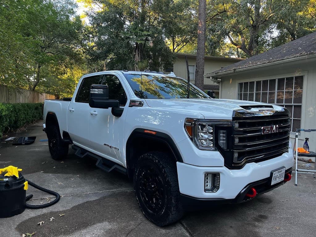 Nando's Auto Detailing featured