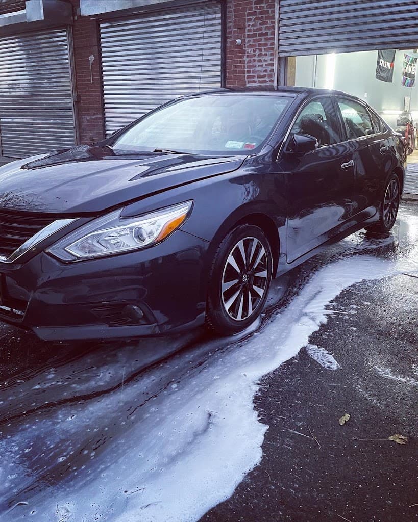 Manny's Garage featured