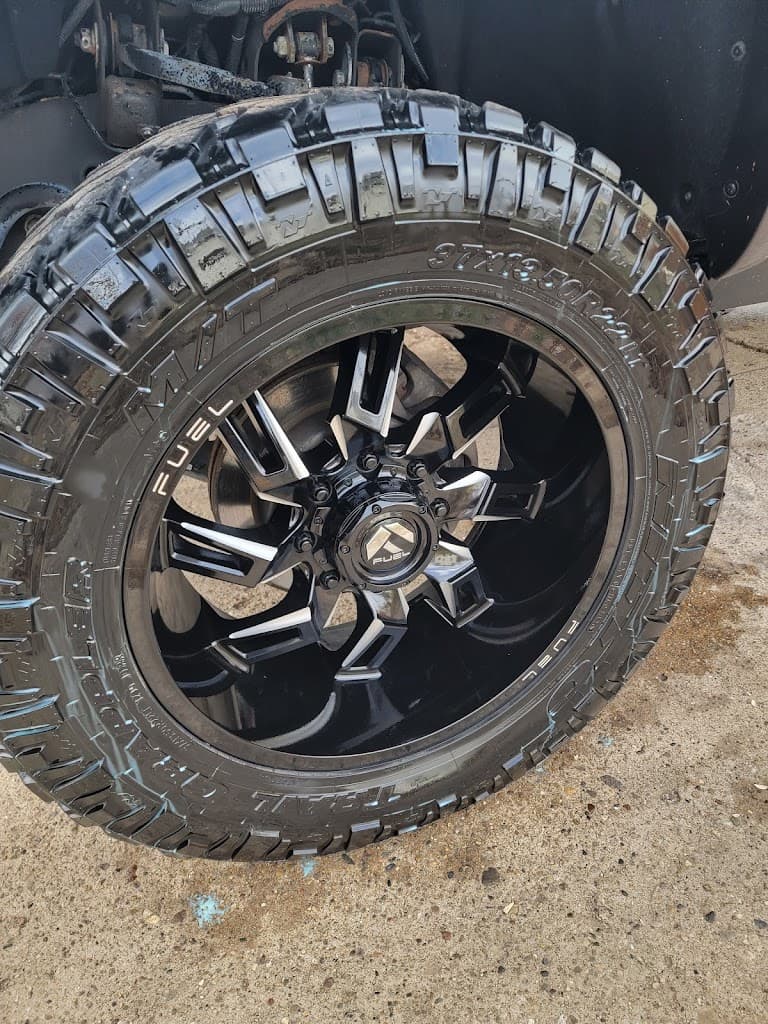 Luxury Auto Detail featured
