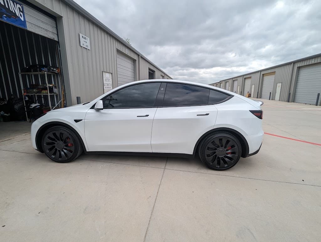 Lakeside Customs Detail & Tint featured