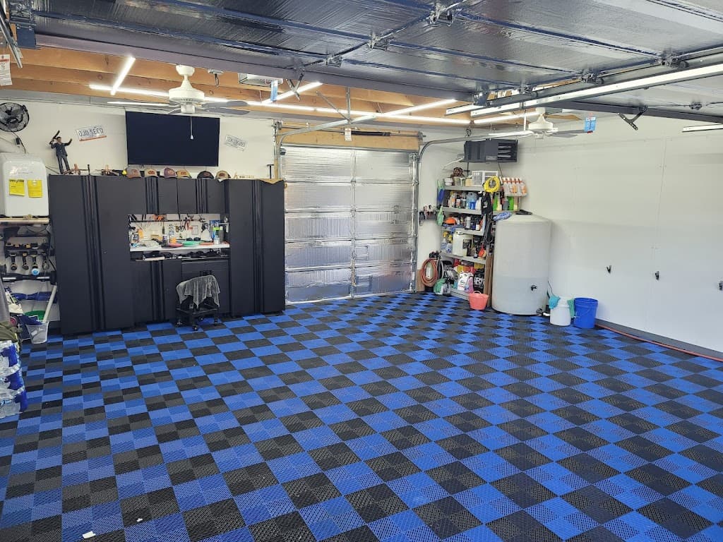 Roy's Auto Salon Detailing featured
