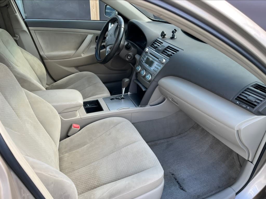 Interior & Exterior Detailing : Vigil's Auto Detailing featured